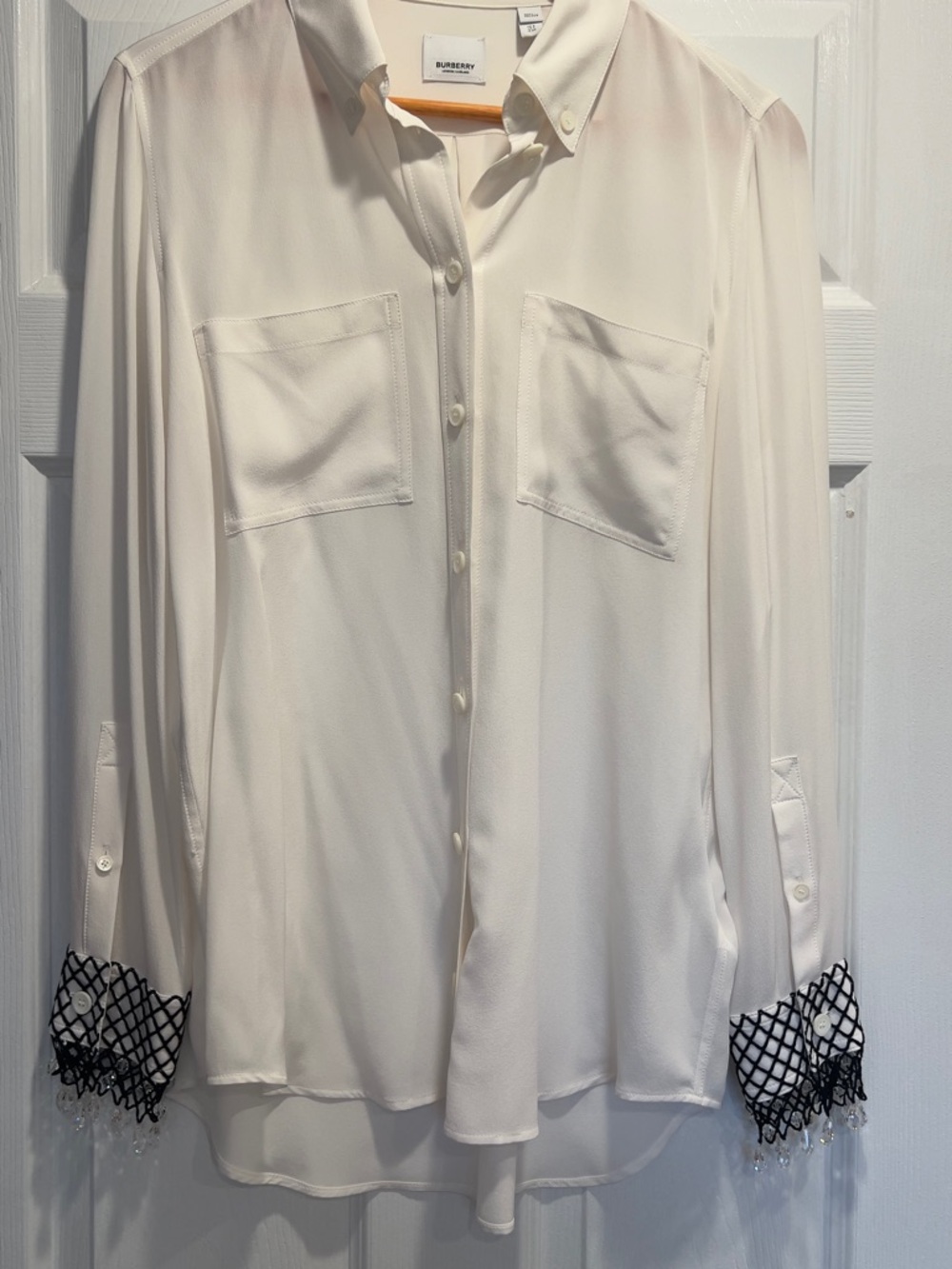 Burberry Paola Button-Front Shirt w/ Cuff Detail size 6 - Picture 5 of 9